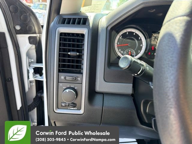 Used 2018 RAM 2500 Tradesman w/ Chrome Appearance Group AWD/4WD image 15