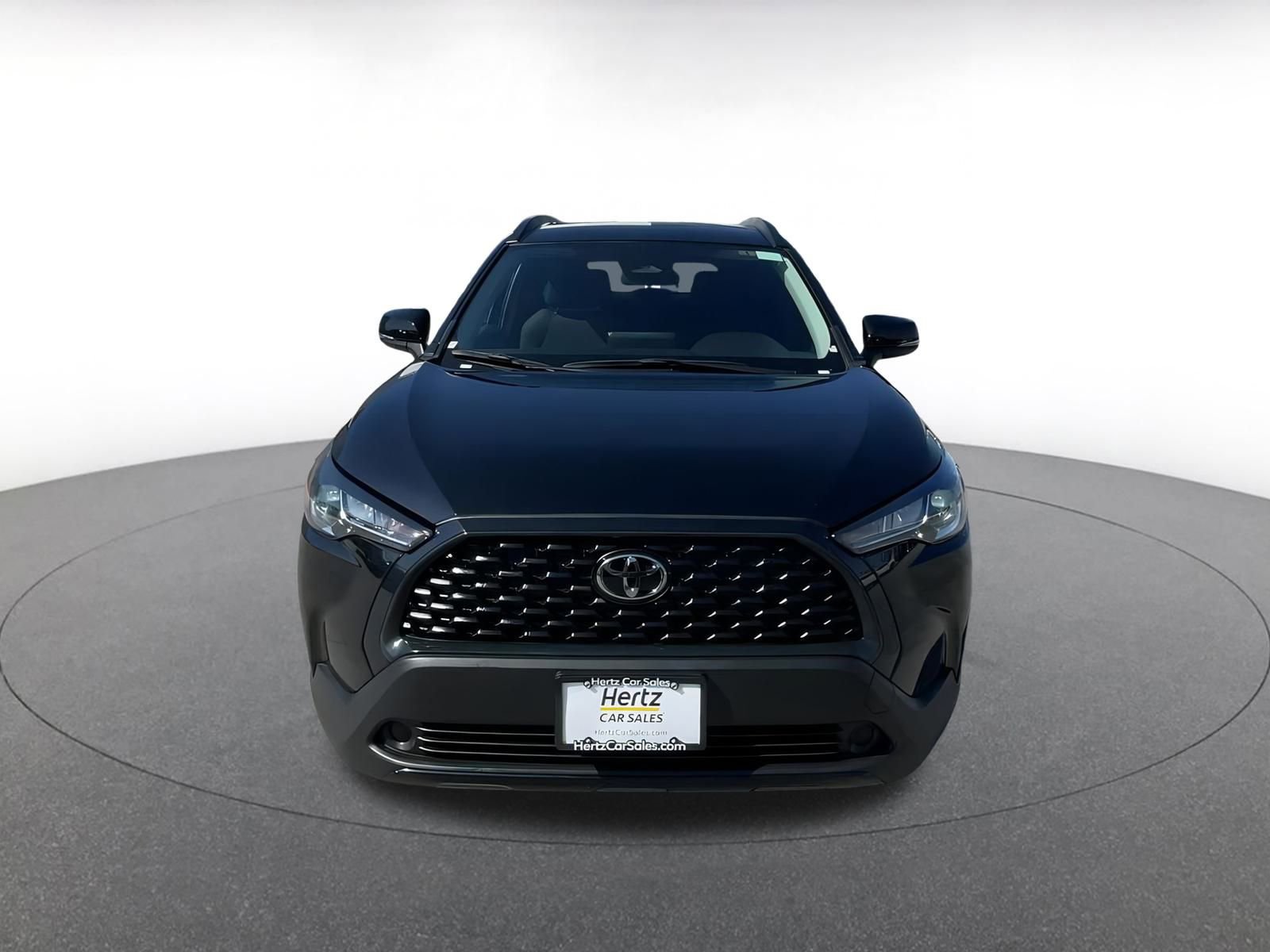 Used 2025 Toyota Corolla Cross LE image 4