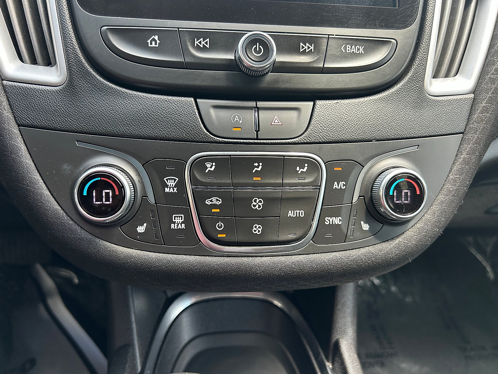 Used 2024 Chevrolet Malibu LT FWD image 18