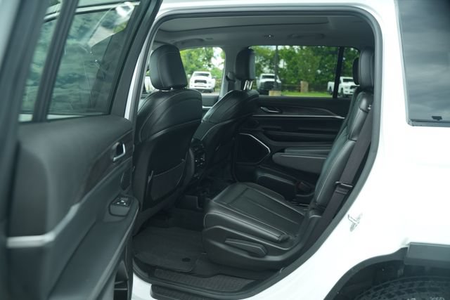 Used 2022 Jeep Grand Cherokee L Limited AWD/4WD image 16
