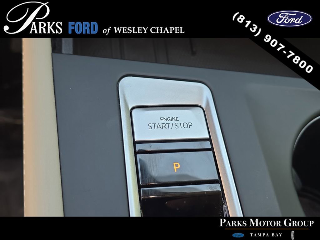 Used 2025 Volkswagen Atlas SE FWD image 26