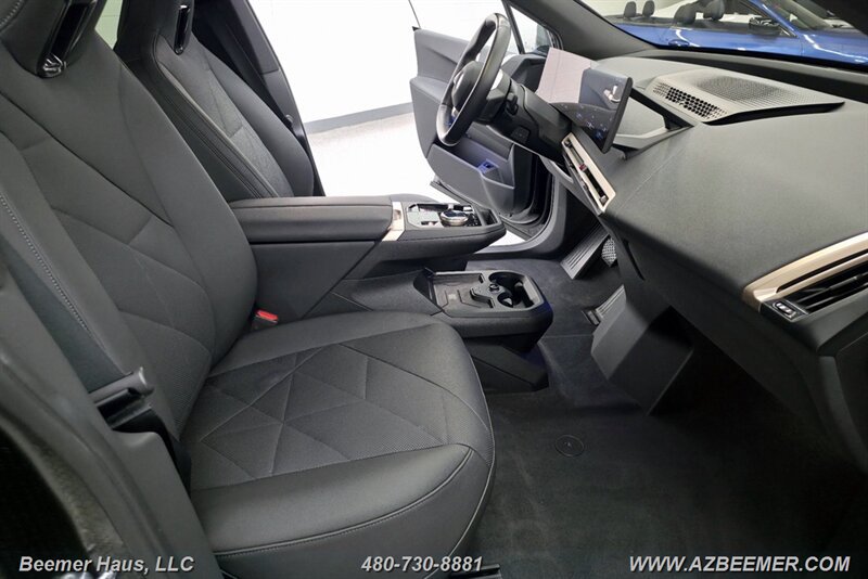 Used 2024 BMW iX xDrive50 w/ Premium Package AWD/4WD image 36