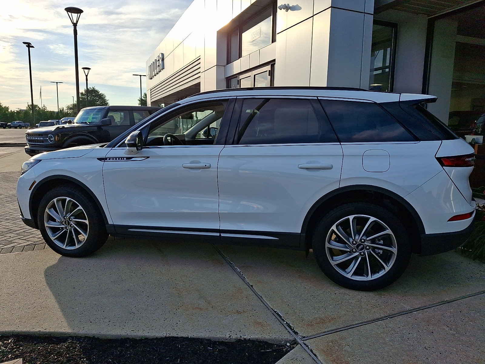 Used 2026 Lincoln Corsair Premiere AWD/4WD image 4