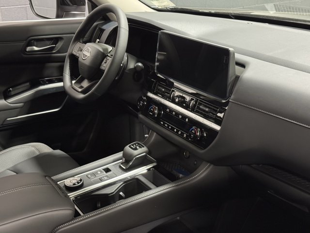 New 2026 Nissan Pathfinder SL AWD/4WD image 5