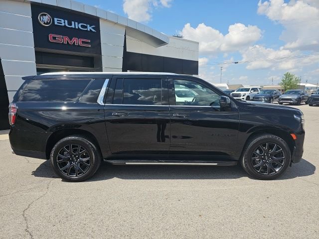 Used 2023 Chevrolet Suburban High Country AWD/4WD image 46