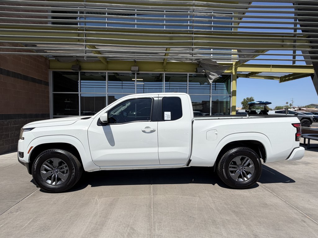 Used 2025 Nissan Frontier SV RWD image 7