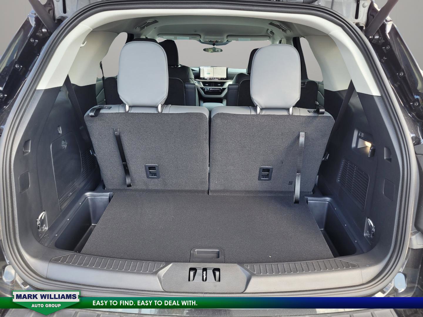 Used 2025 Ford Explorer Active w/ Active Comfort Package image 25