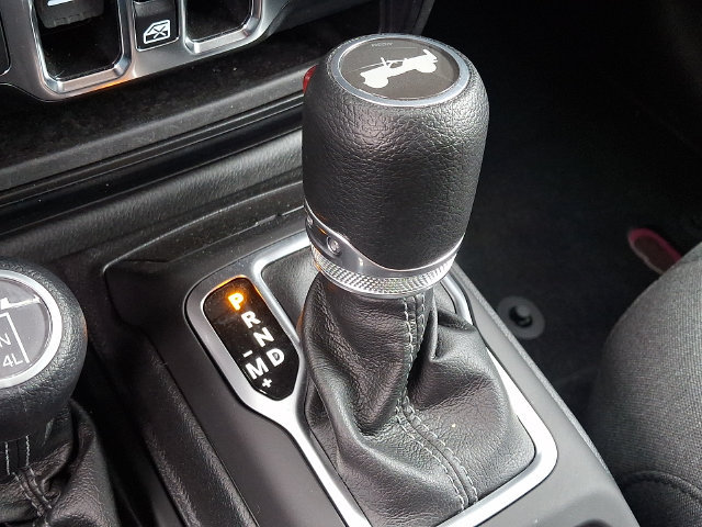 Used 2024 Jeep Wrangler Unlimited Sport AWD/4WD image 16