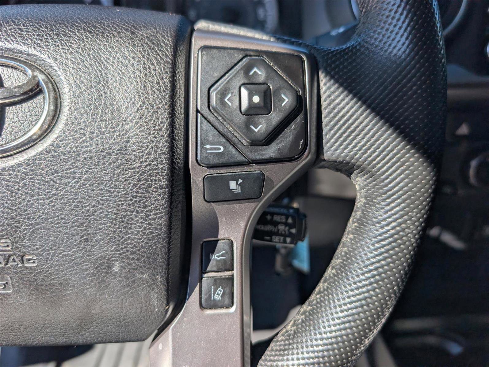 Used 2021 Toyota Tacoma SR5 image 19