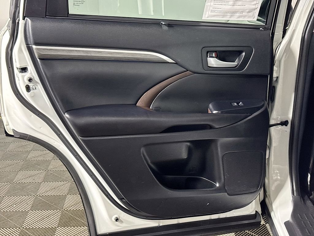 Used 2019 Toyota Highlander Limited Platinum image 20