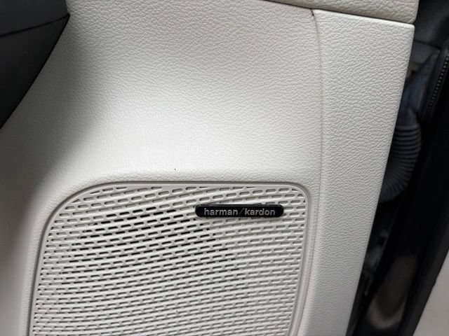 Used 2022 Chrysler Pacifica Limited FWD image 11