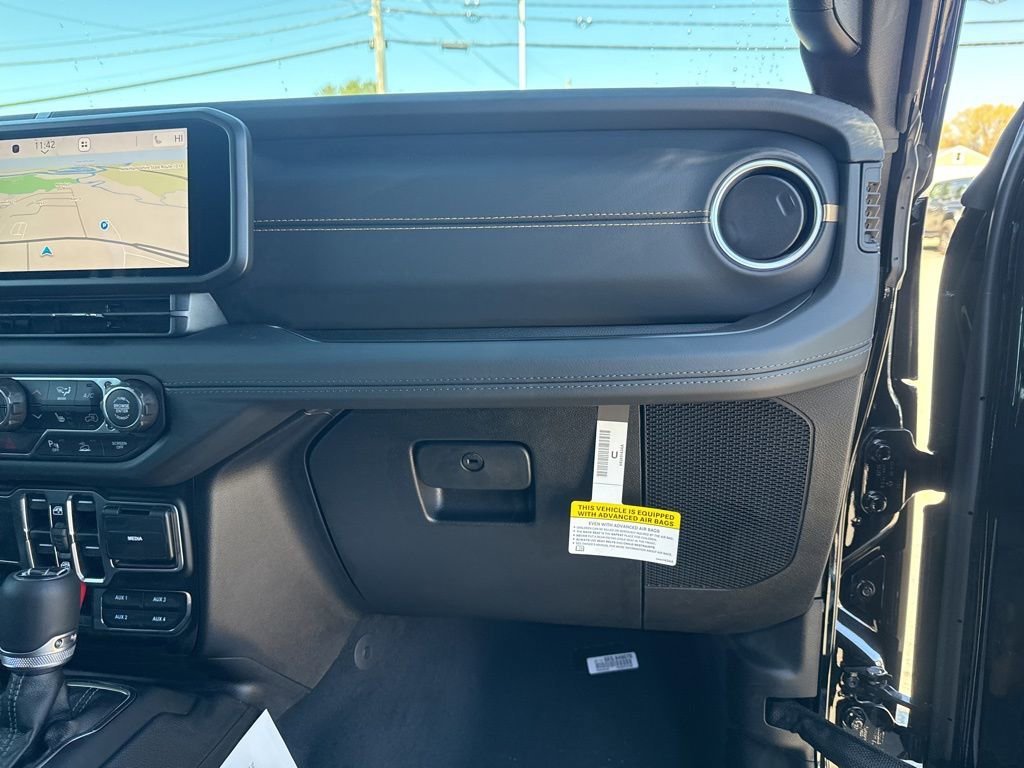 New 2026 Jeep Wrangler Sahara AWD/4WD image 30