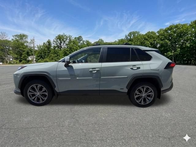 Used 2023 Toyota RAV4 XLE Premium AWD/4WD image 5
