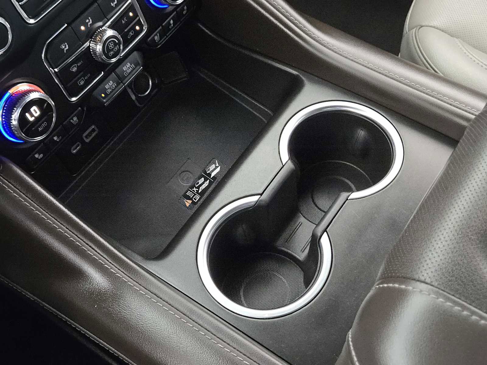 Used 2021 GMC Yukon SLT w/ Rear Media and Nav Package image 20