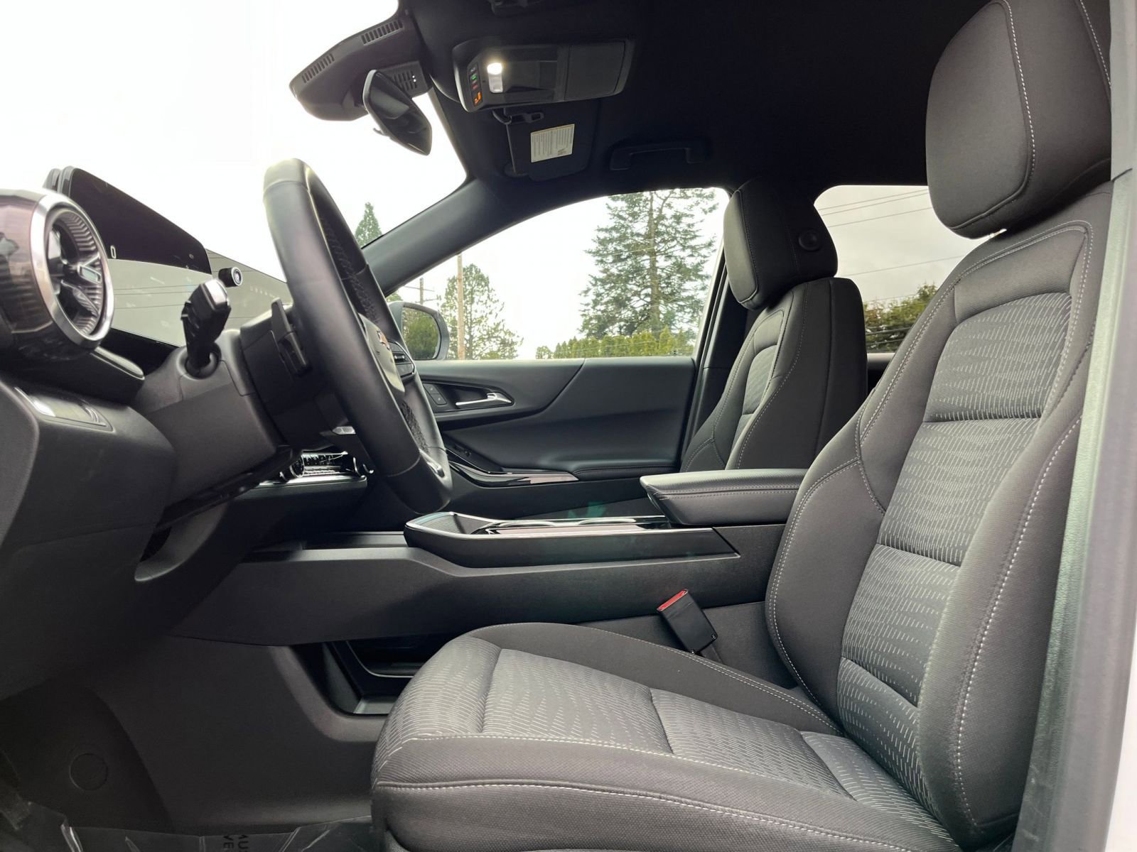 Used 2025 Chevrolet Equinox LT image 27