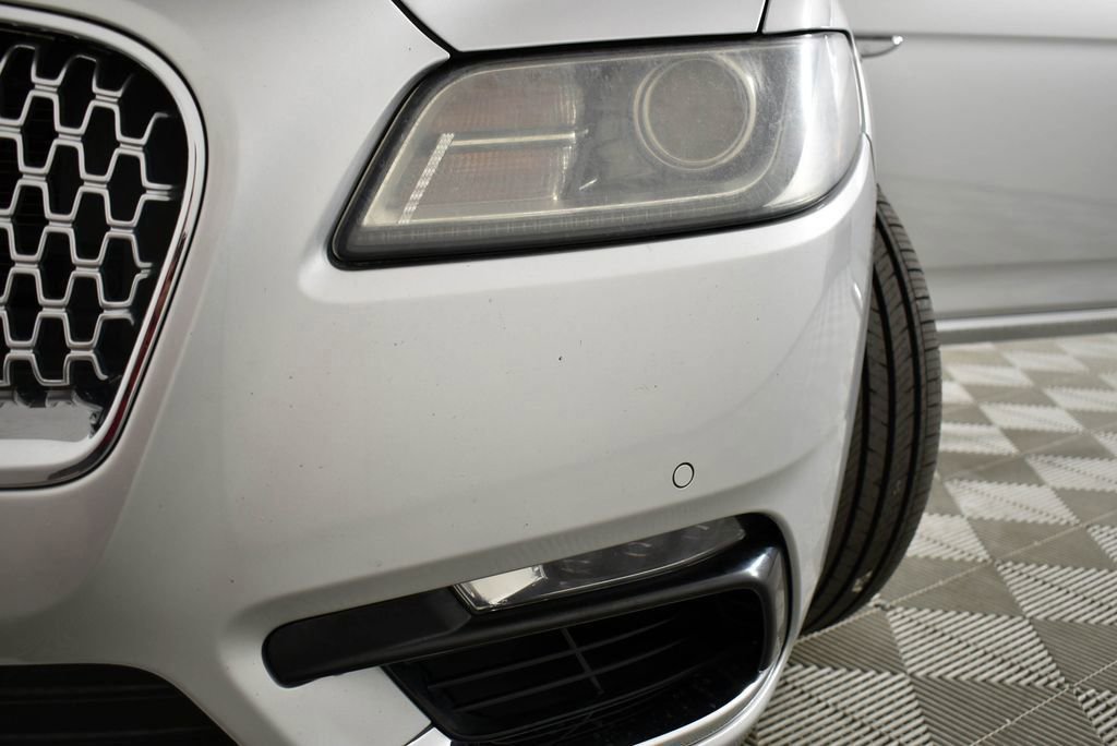 Used 2018 Lincoln Continental Reserve FWD image 2