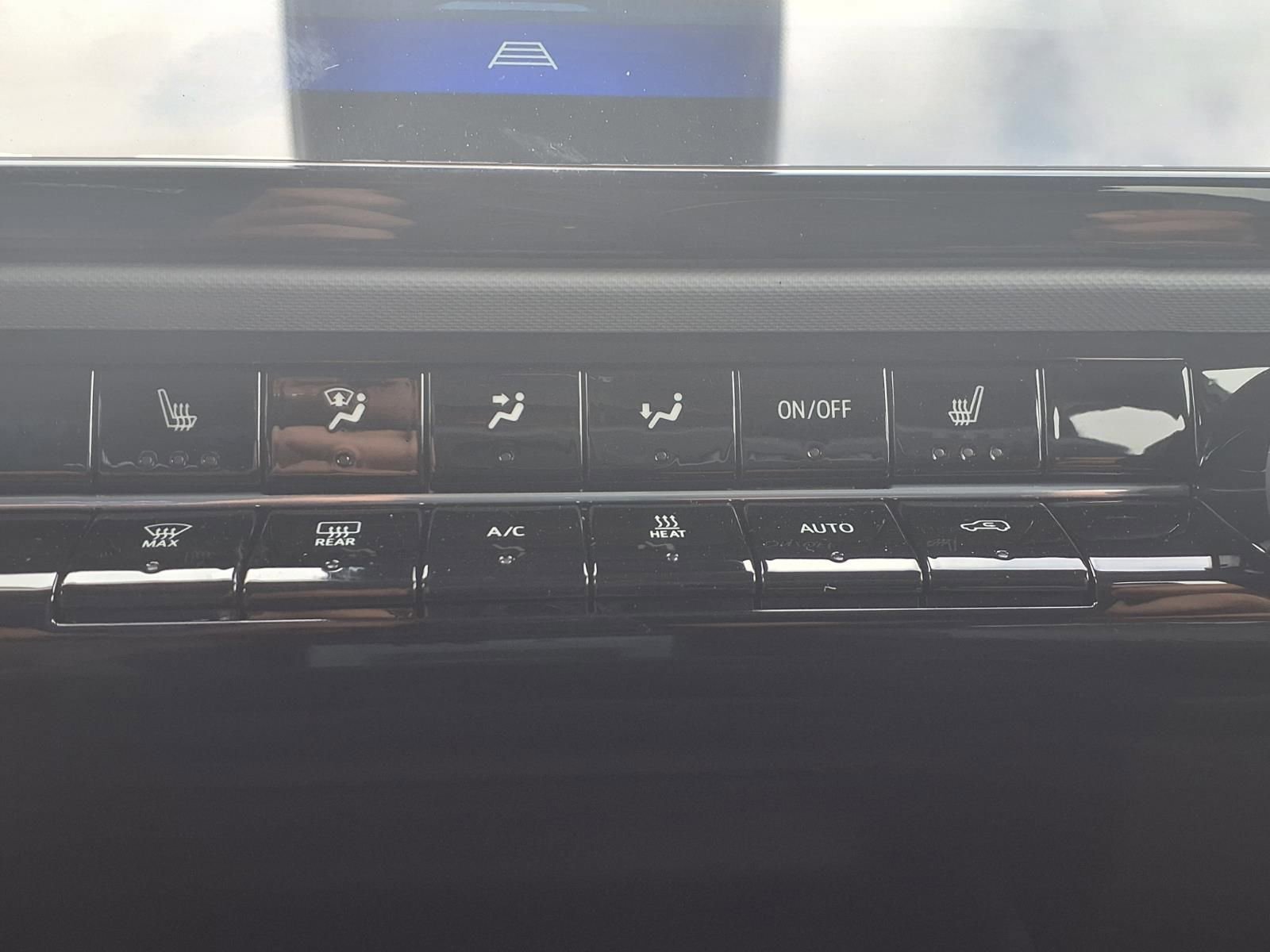 New 2027 Chevrolet Bolt LT w/ Comfort Package FWD image 5