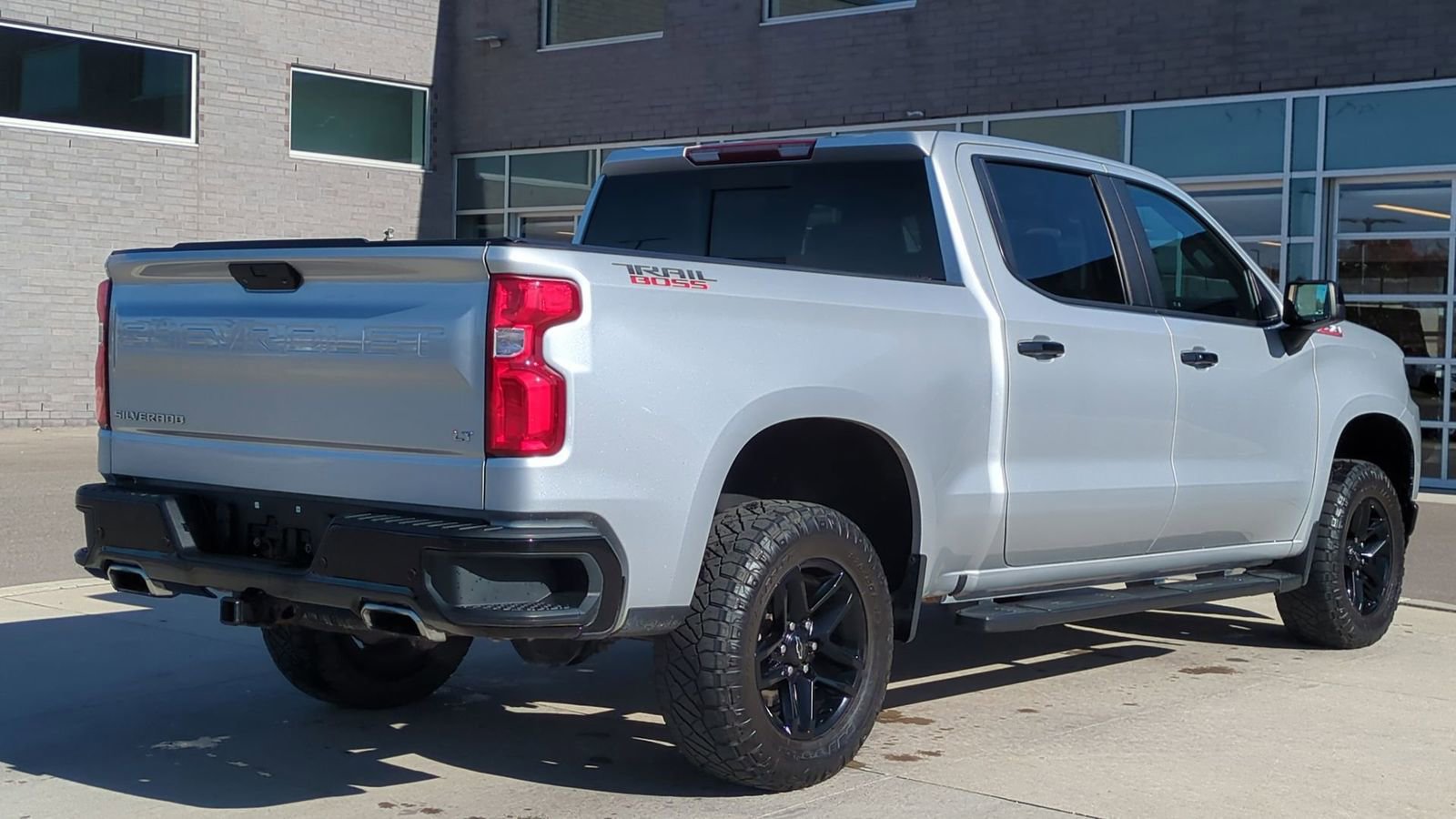 Used 2020 Chevrolet Silverado 1500 LT Trail Boss image 7