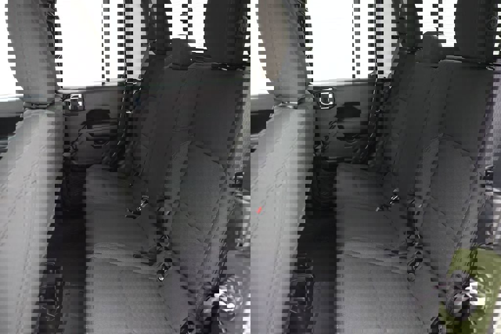 Used 2023 Jeep Gladiator Sport image 13