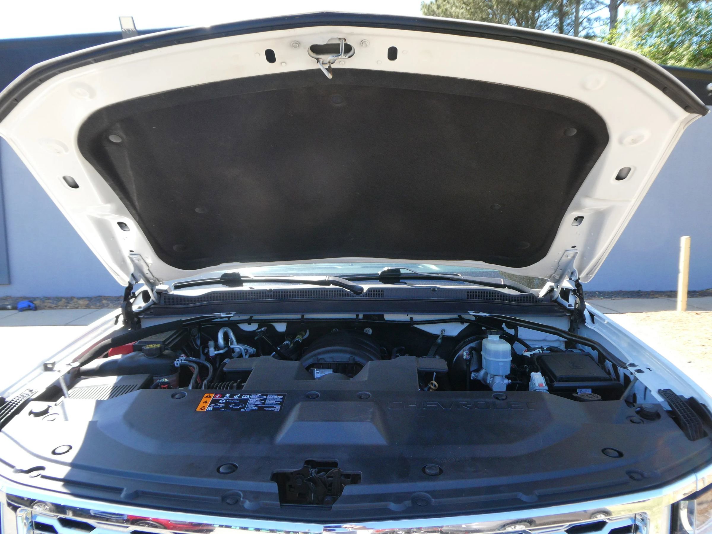 Used 2020 Chevrolet Suburban LT AWD/4WD image 33