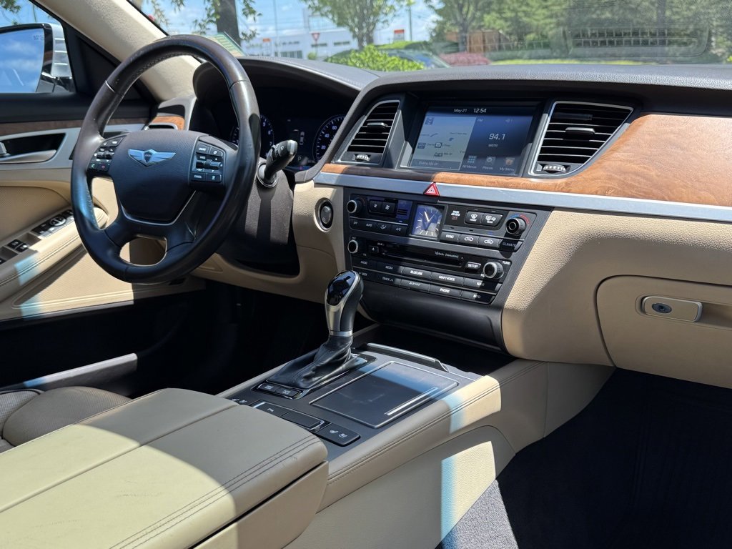 Used 2015 Hyundai Genesis 5.0 image 23