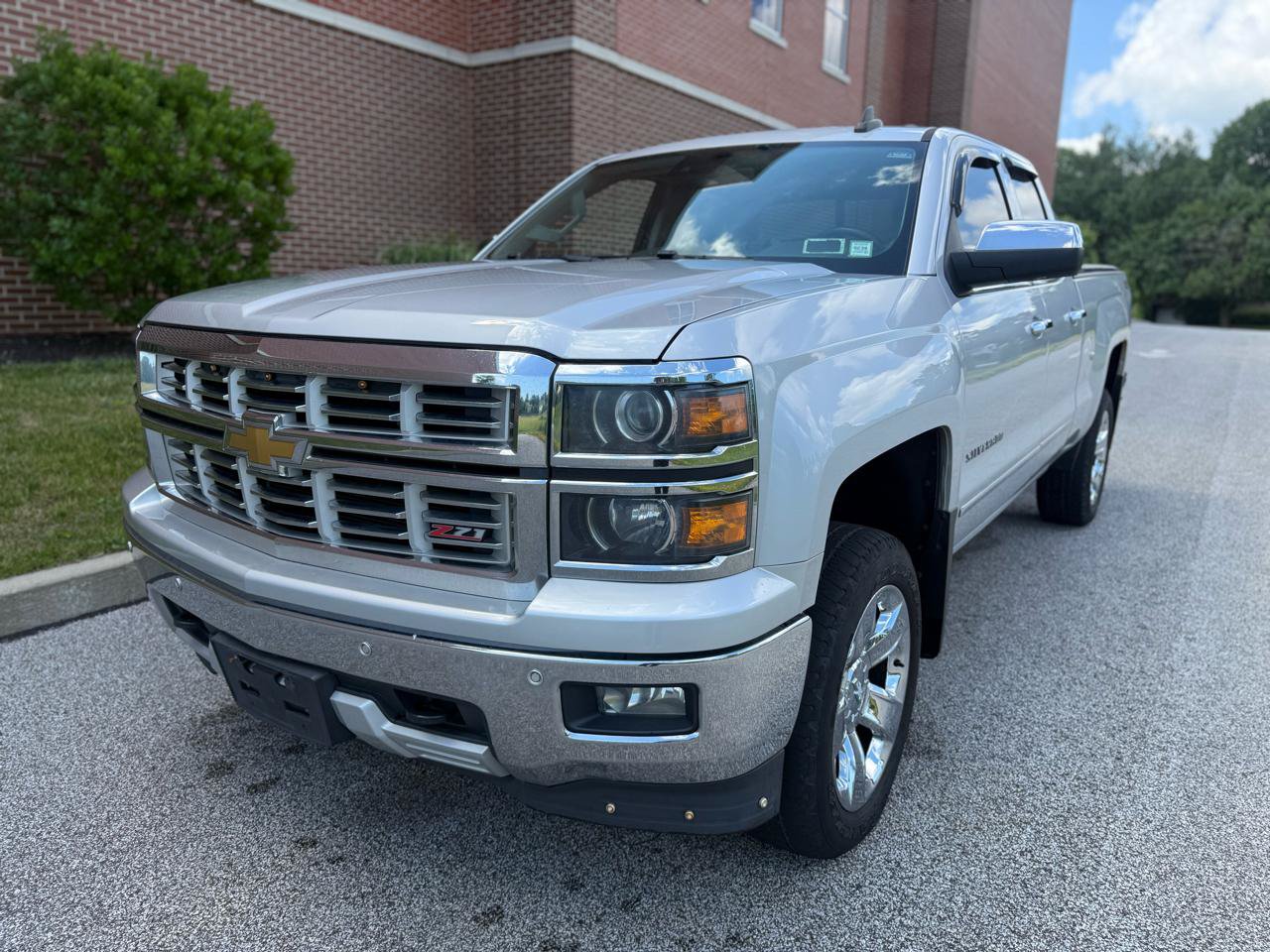 Used 2015 Chevrolet Silverado 1500 LTZ Z71 w/ LTZ Plus Package AWD/4WD image 3