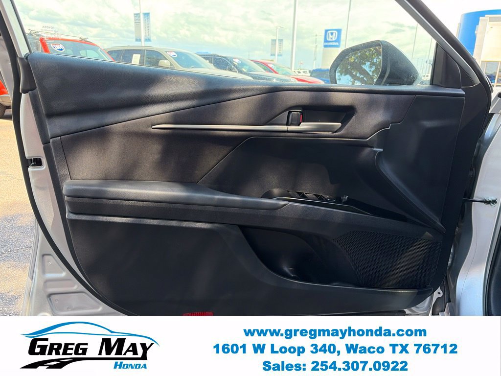 Used 2025 Toyota Camry LE FWD image 22