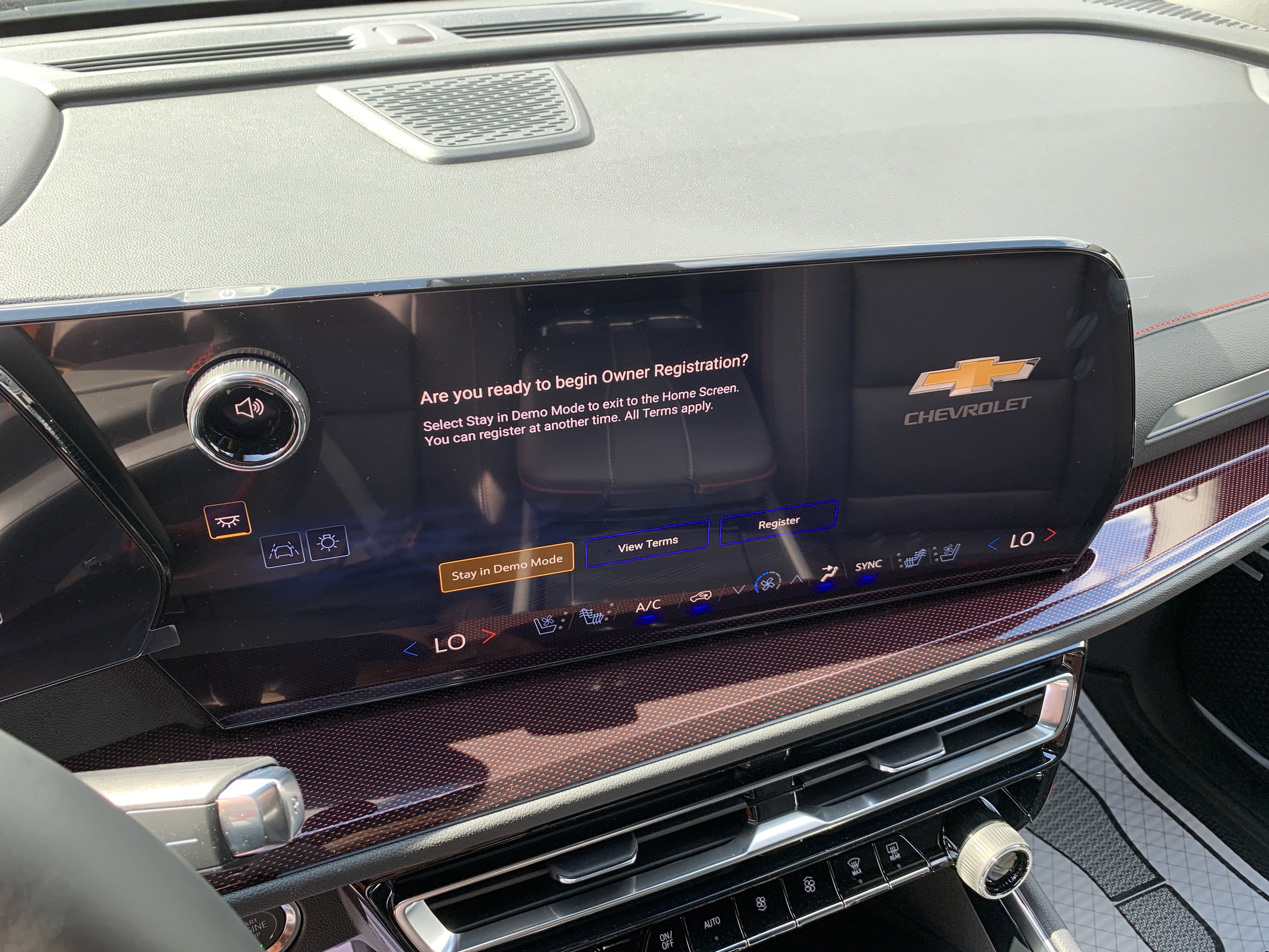 New 2026 Chevrolet Traverse RS w/ LPO, Floor Liner Package image 16