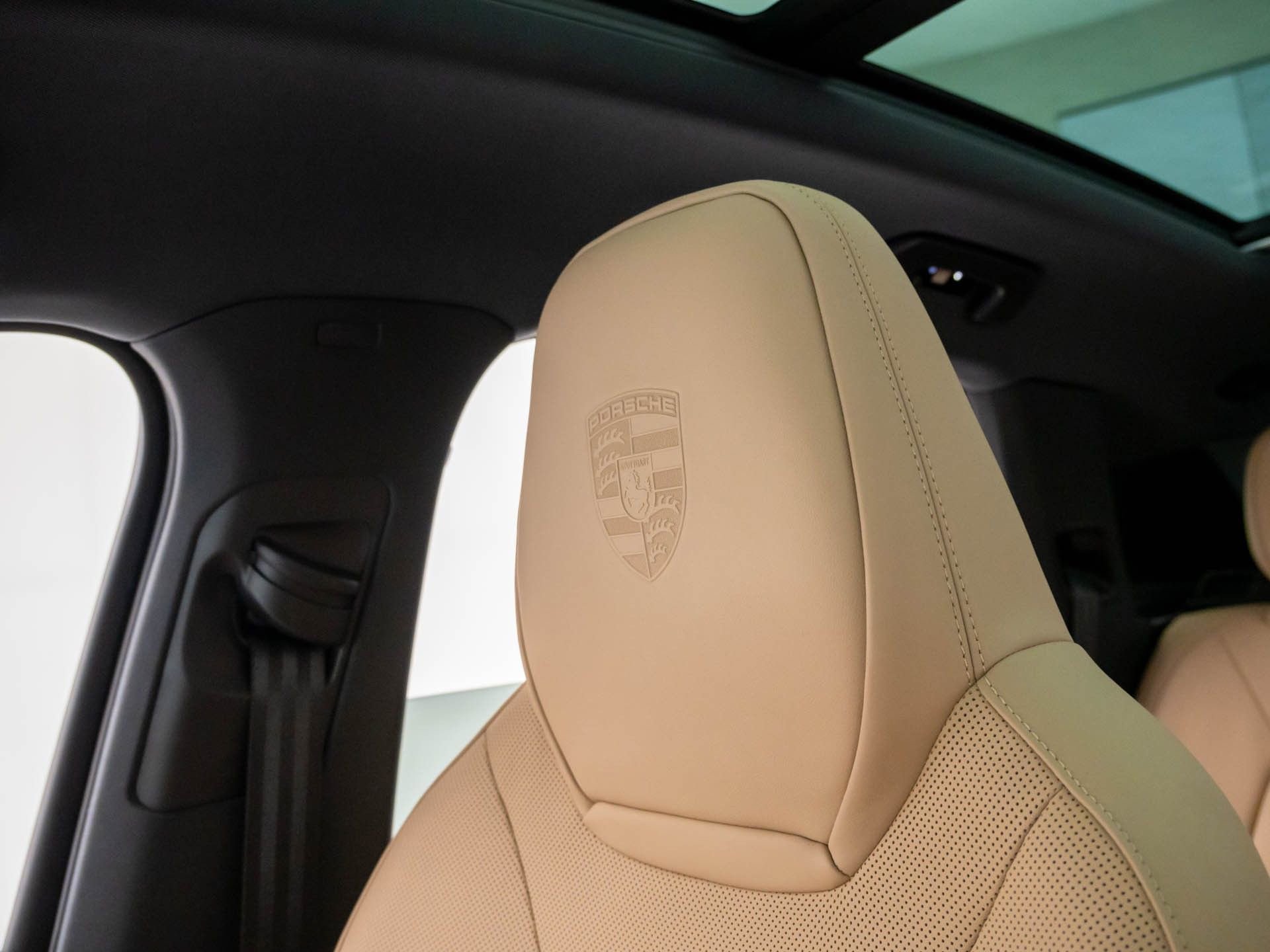 Certified 2023 Porsche Cayenne image 31
