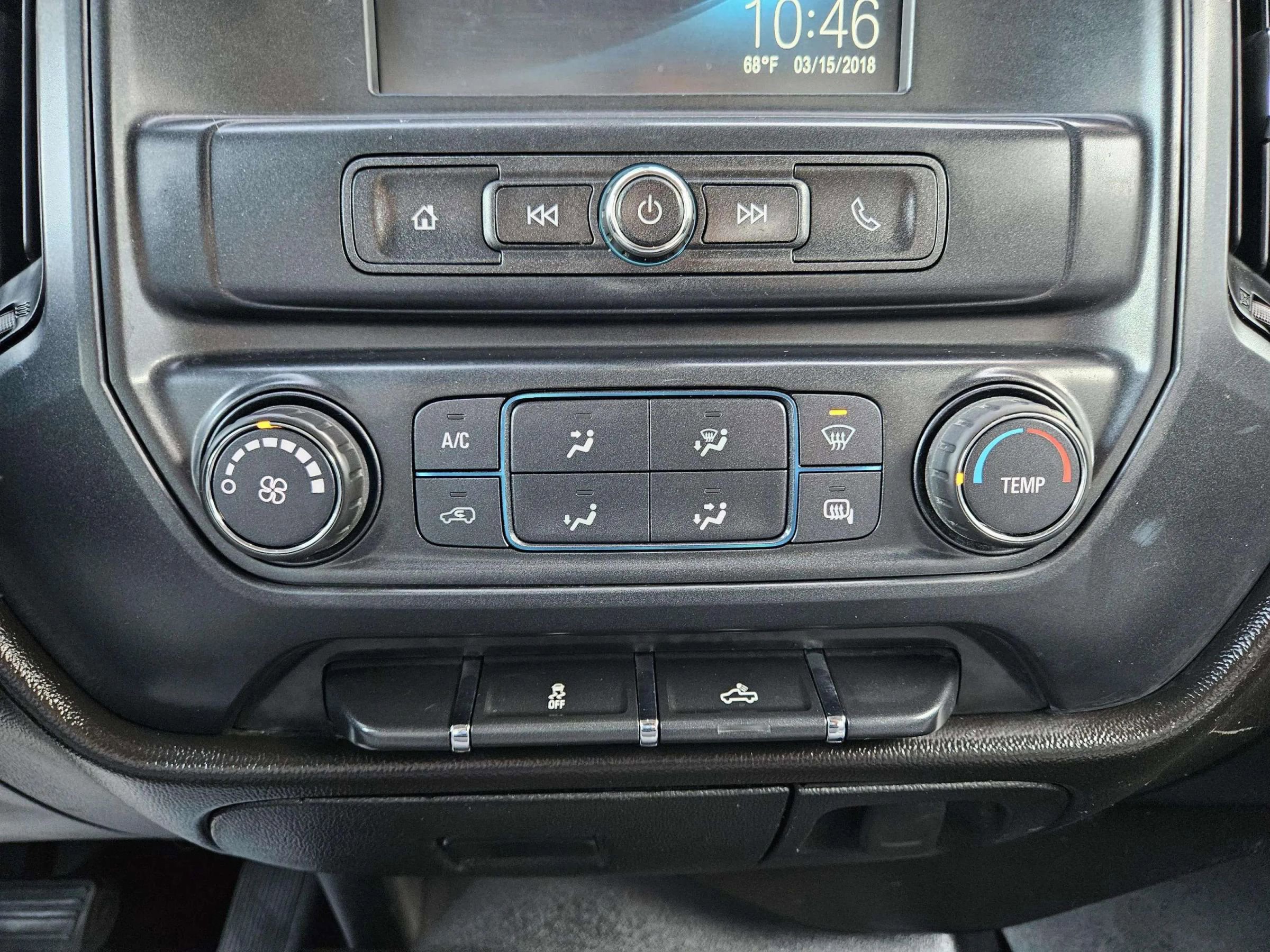 Used 2018 Chevrolet Silverado 1500 Custom w/ Trailering Package image 28