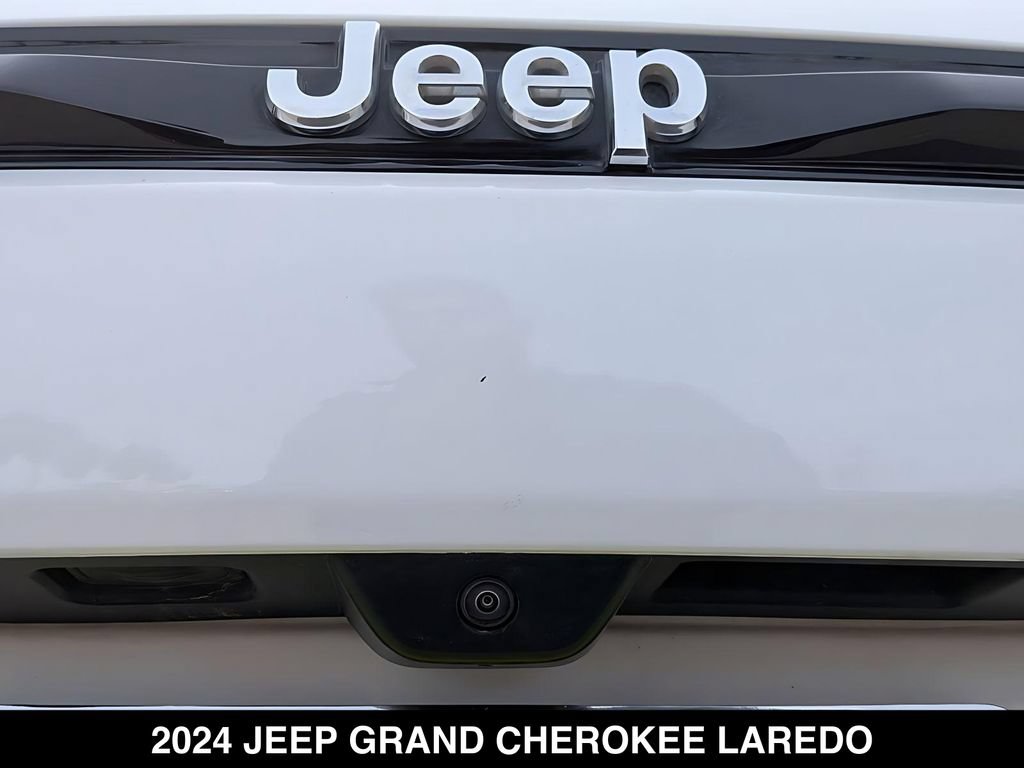Used 2024 Jeep Grand Cherokee Laredo AWD/4WD image 6