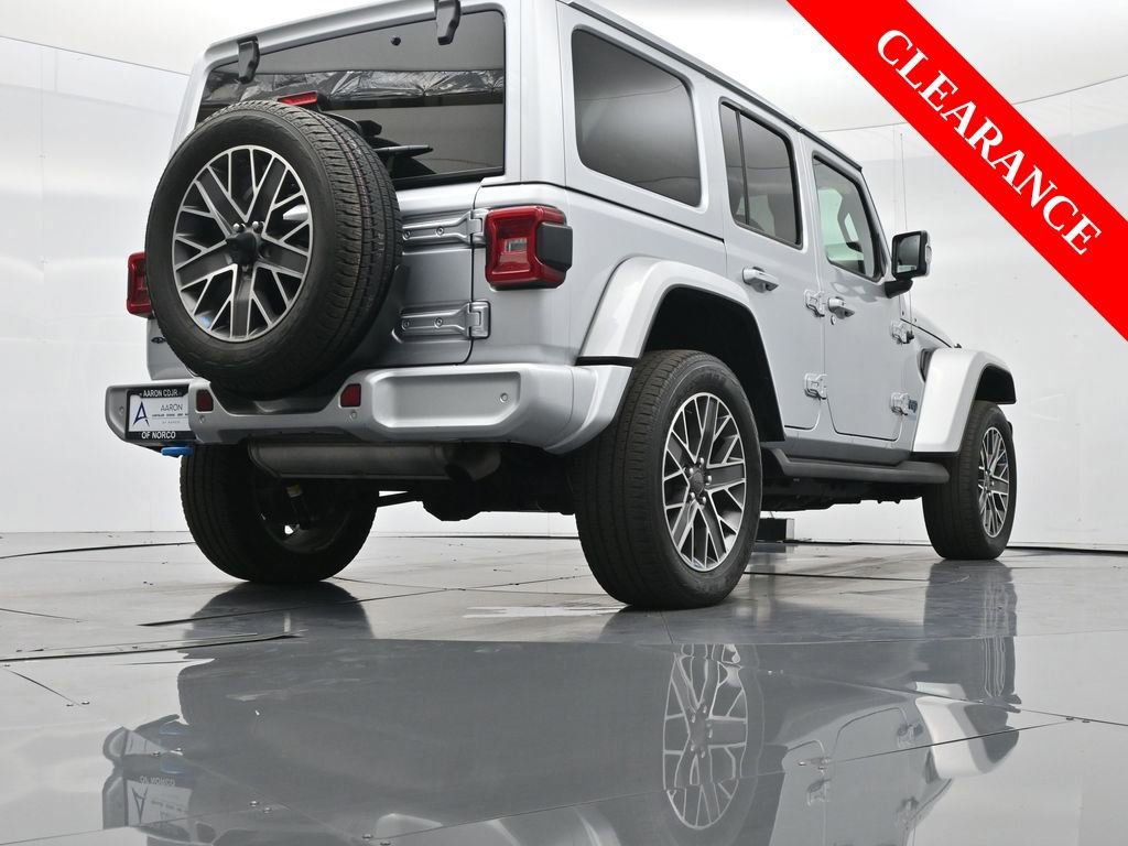 Used 2022 Jeep Wrangler Unlimited Sahara AWD/4WD image 56