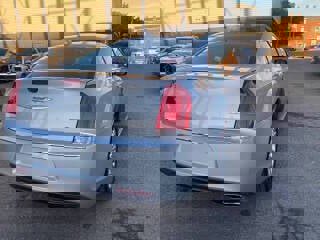 Used 2019 Chrysler 300 Touring w/ Driver Convenience Group image 7