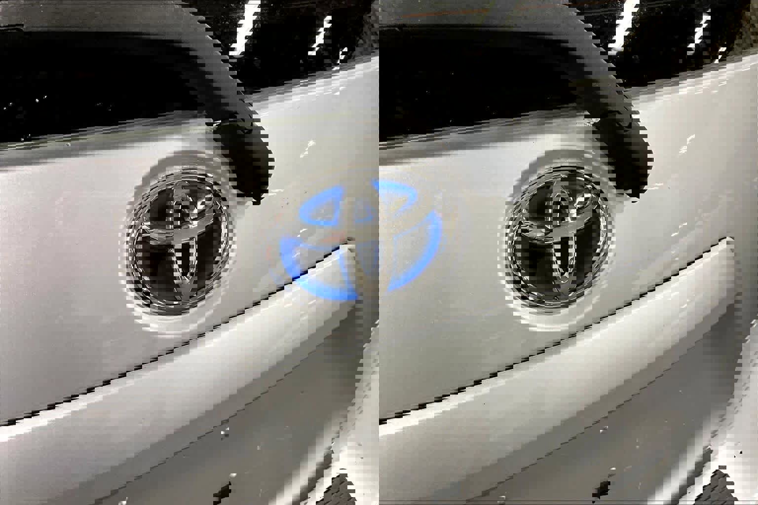 Used 2014 Toyota Prius C One FWD image 31