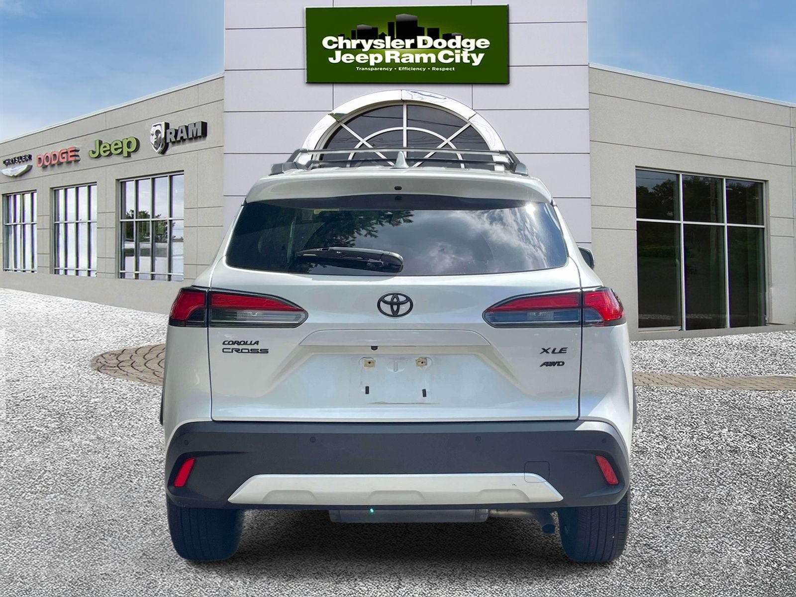 Used 2024 Toyota Corolla Cross XLE w/ Convenience Package AWD/4WD image 7