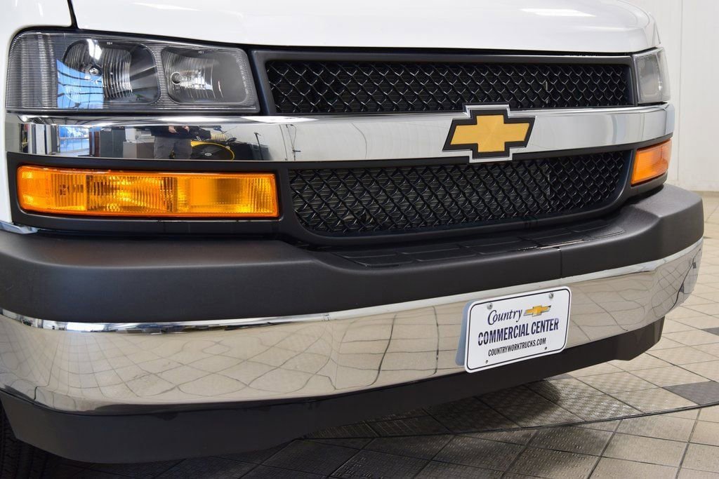 New 2025 Chevrolet Express 3500 w/ Power Convenience Package RWD image 7