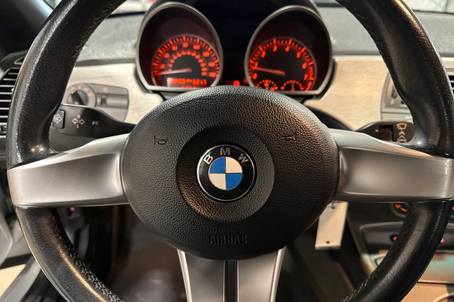 Used 2003 BMW Z4 2.5i image 21