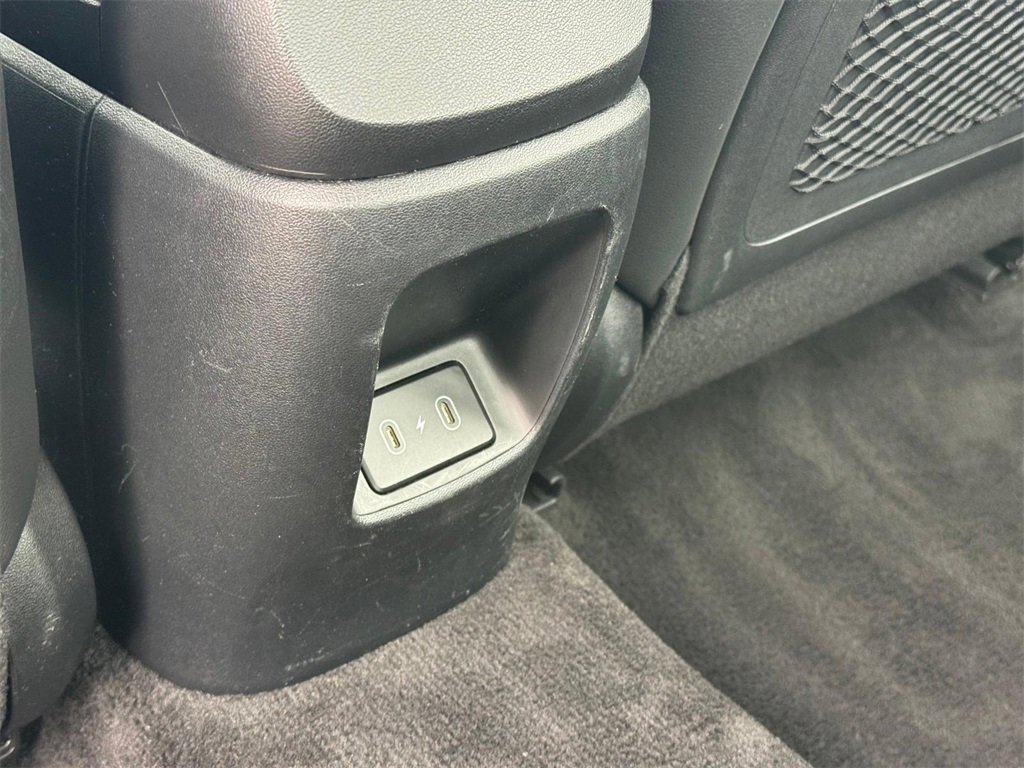 Used 2025 Hyundai Elantra Limited image 11