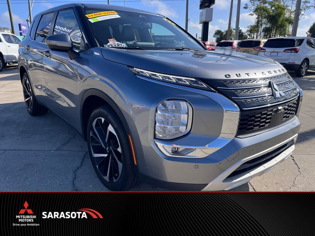 Used 2024 Mitsubishi Outlander SE