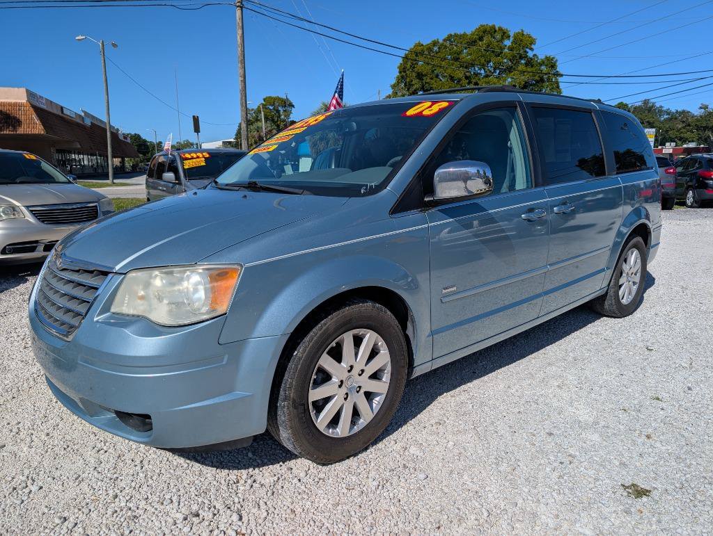 Used 2008 Chrysler Town & Country Touring FWD image 3