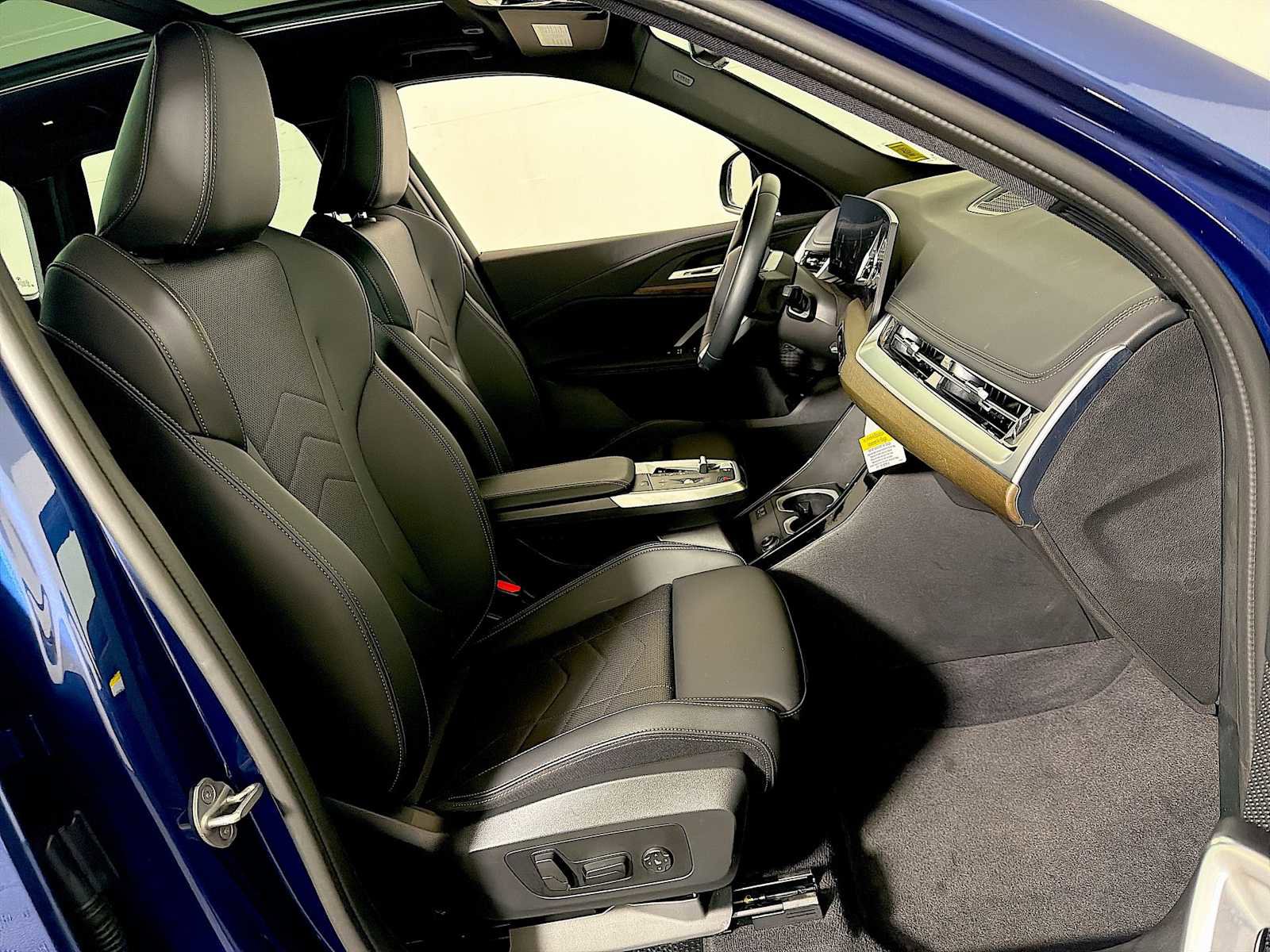 Used 2025 BMW X1 xDrive28i w/ Convenience Package image 25