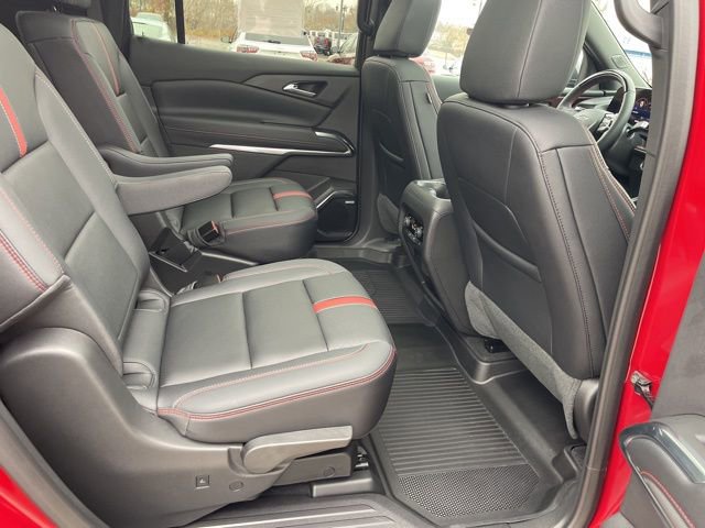 Certified 2025 Chevrolet Traverse RS w/ LPO, Floor Liner Package AWD/4WD image 37