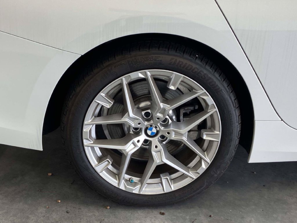Used 2025 BMW 330i xDrive Sedan w/ Convenience Package AWD/4WD image 2