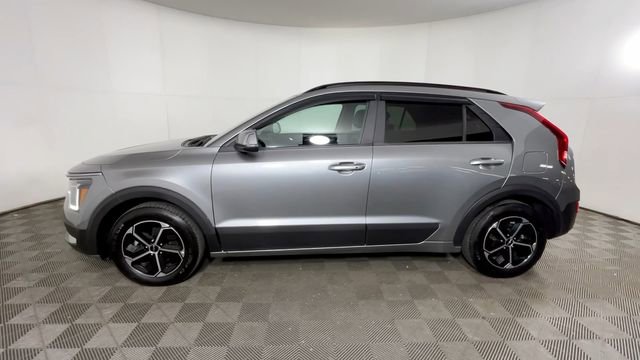 Used 2024 Kia Niro EX FWD image 9