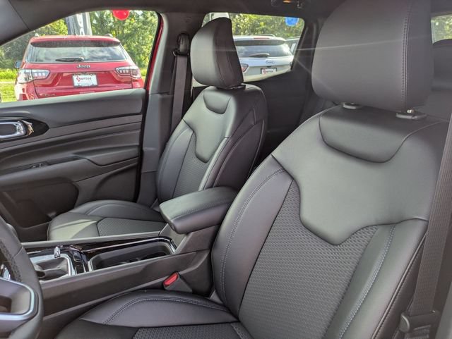 New 2026 Jeep Compass Latitude AWD/4WD image 14