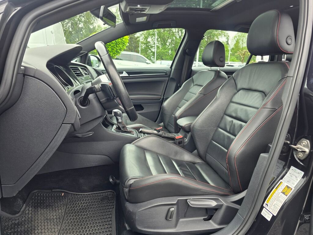 Used 2016 Volkswagen GTI SE w/ Lighting Package (SEL) FWD image 13