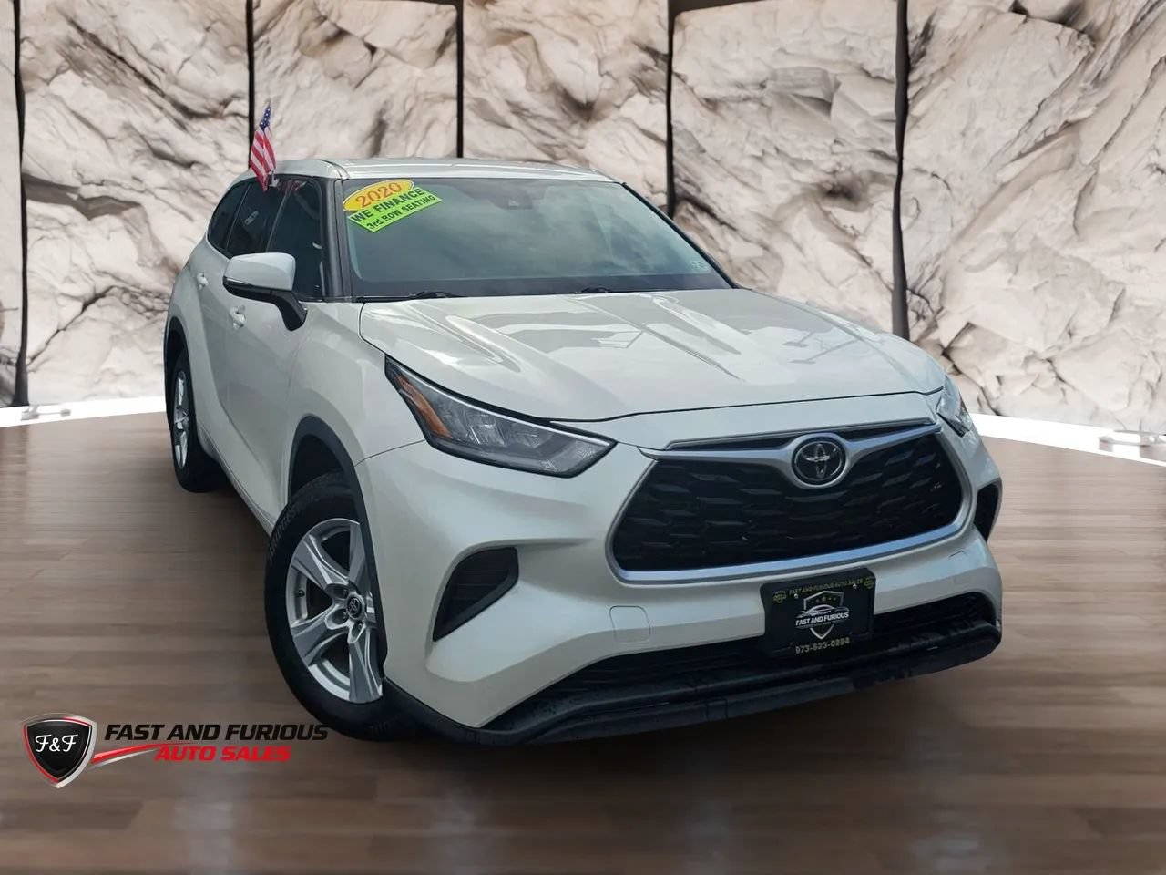 Used 2020 Toyota Highlander L AWD/4WD image 1