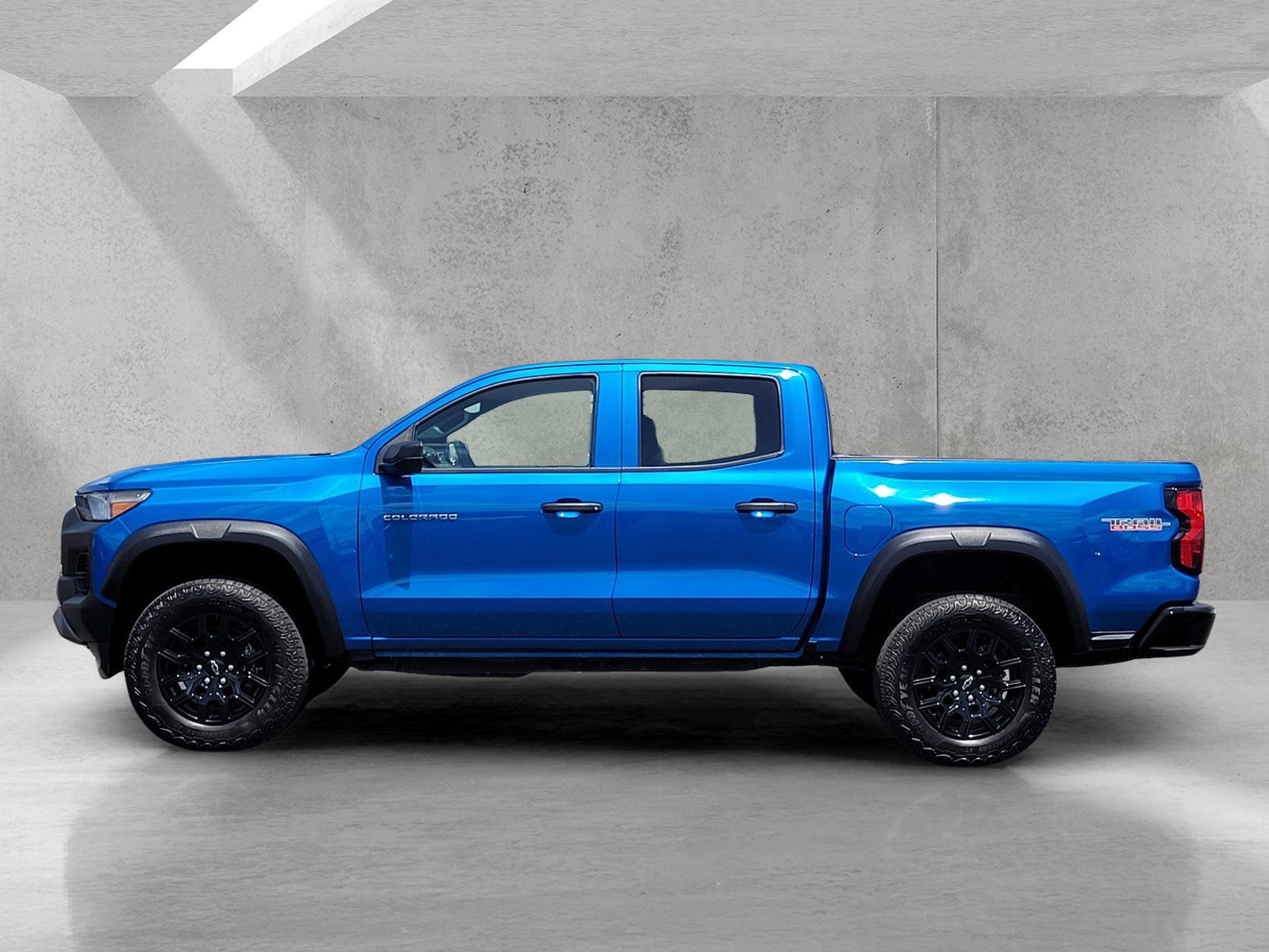 Used 2023 Chevrolet Colorado Trail Boss w/ Advanced Trailering Package AWD/4WD image 7