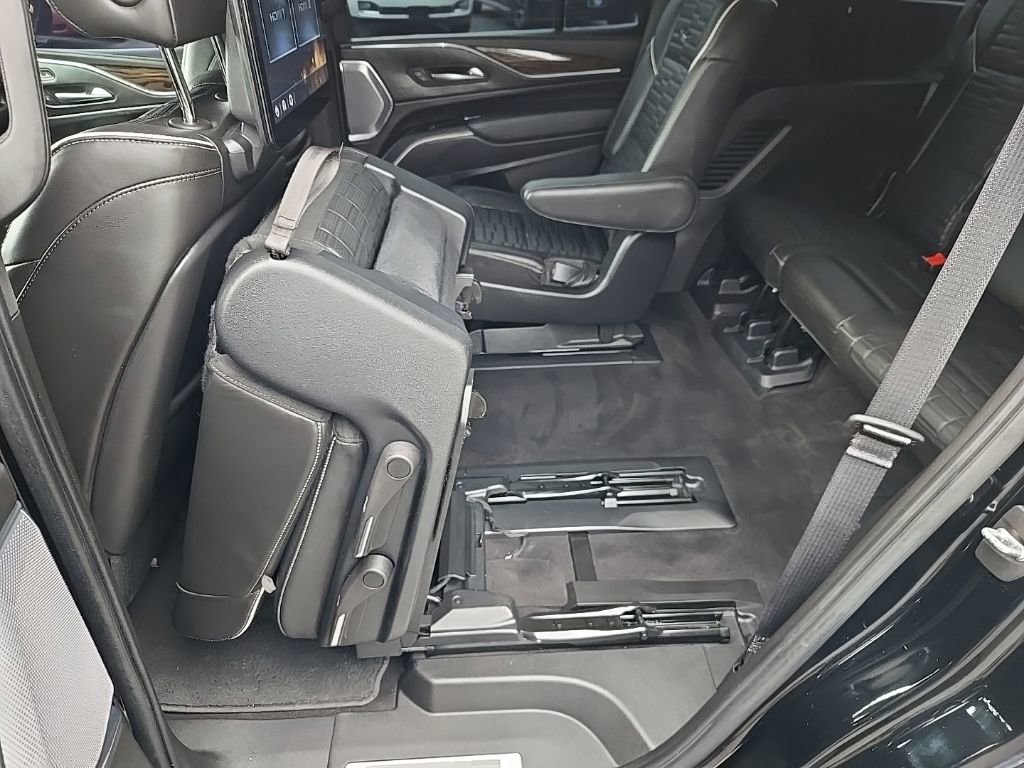 Used 2023 Cadillac Escalade Sport Platinum w/ LPO, ONYX Package AWD/4WD image 56