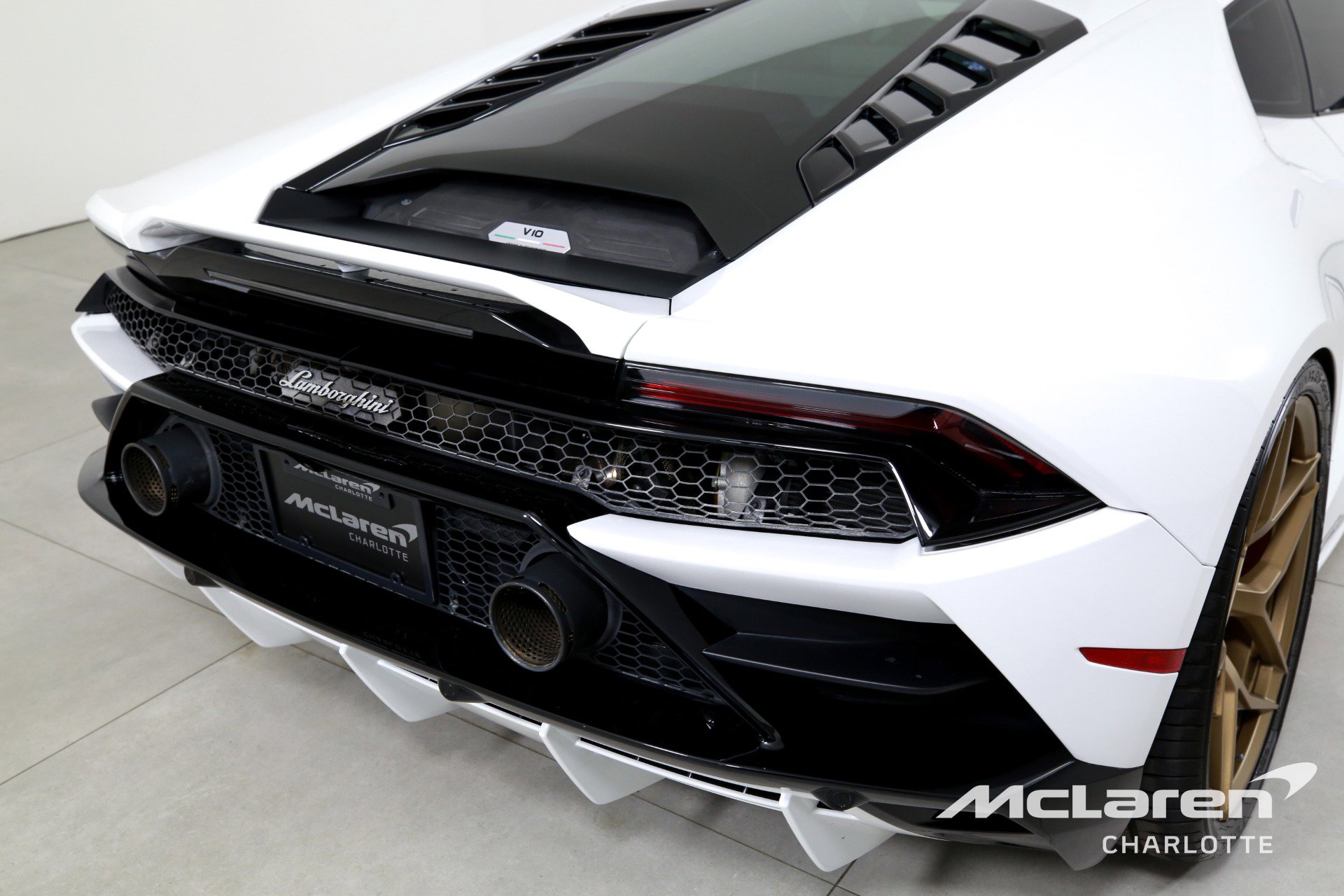 Used 2020 Lamborghini Huracan EVO image 30